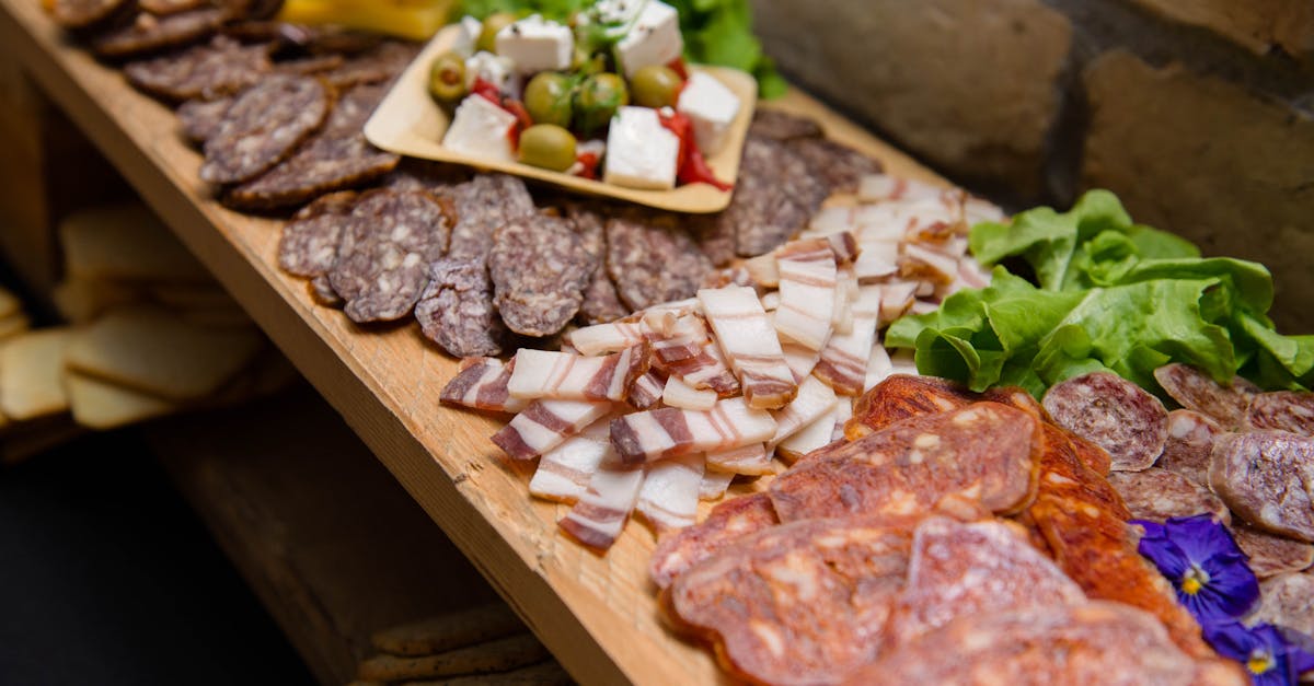 What does cure and uncured meat mean