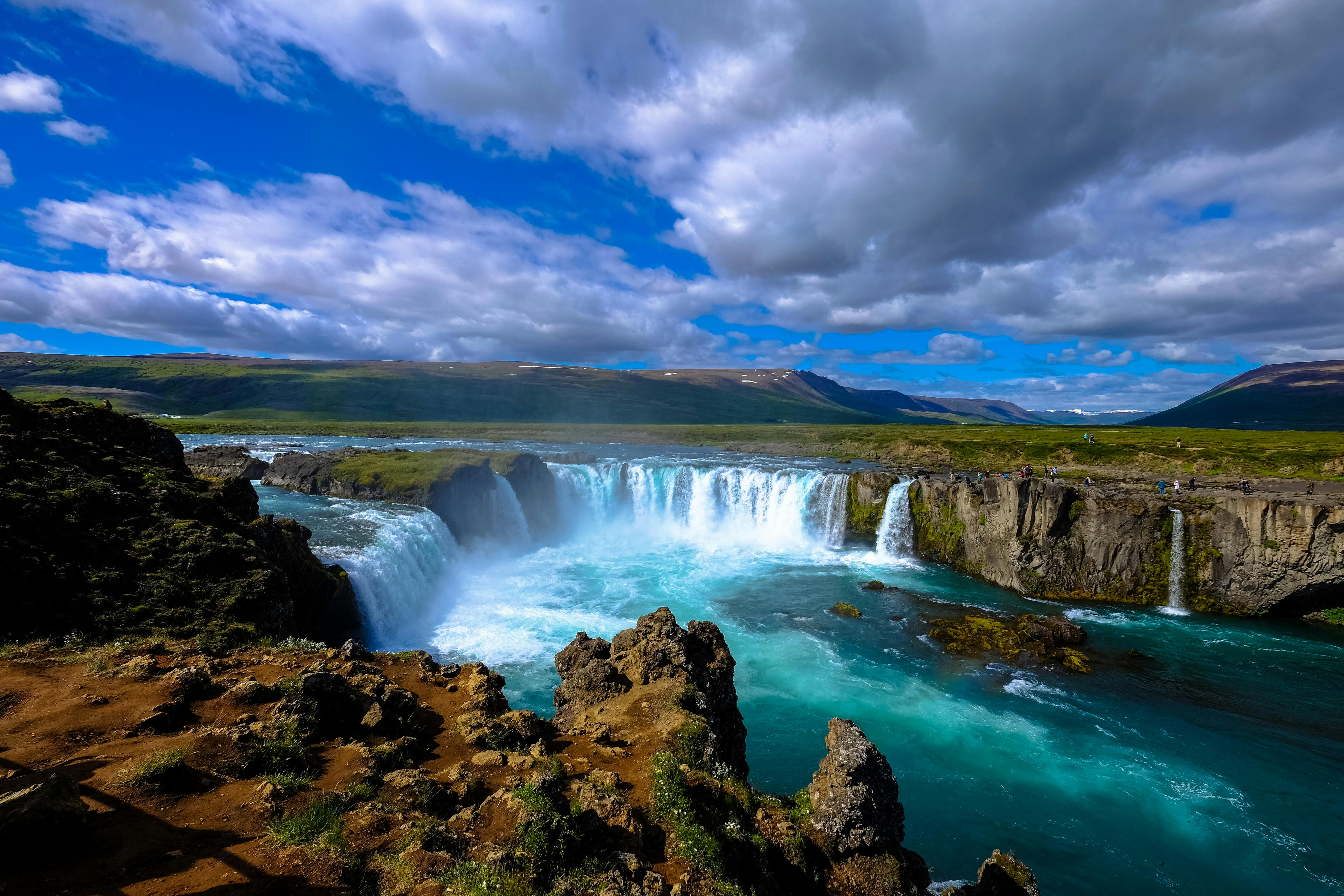 free-stock-photo-of-cascade-cliff-clouds