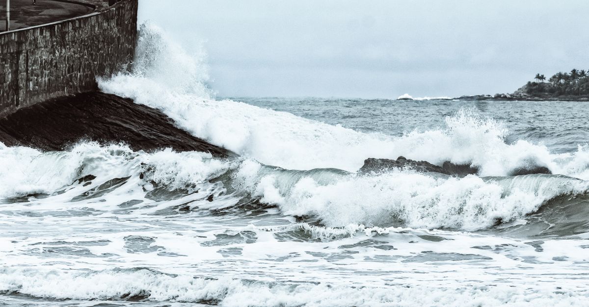 Hurricane Isaias Strikes Gulf Coast, Bringing Heavy Wind and Rain