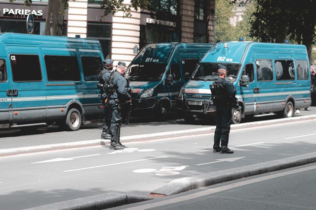 24 octobre : 70 000 policiers et gendarmes mobilisés pour encadrer les manifestations
