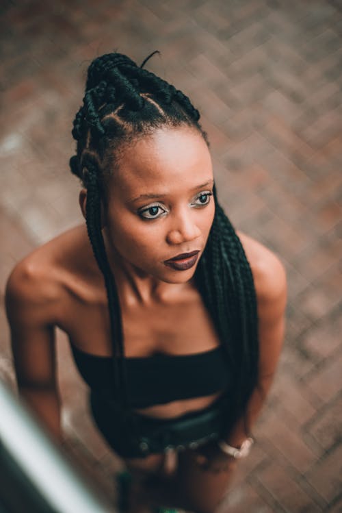 Foto De Enfoque Selectivo De Mujer Con Cabello Trenzado