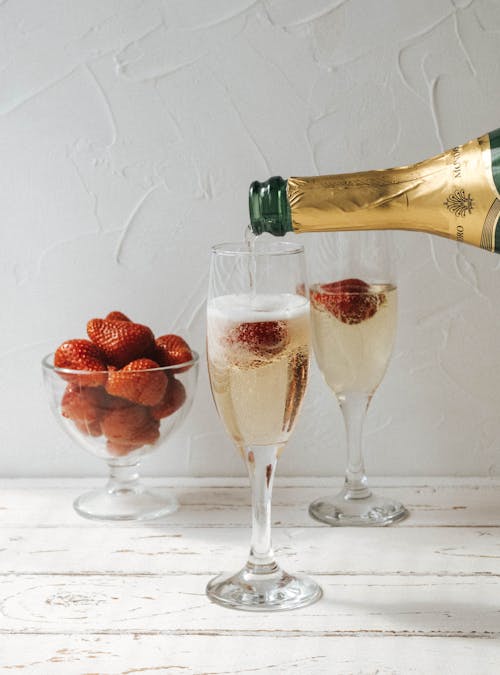 Immagine gratuita di bevanda, bicchieri di champagne, bottiglia di vino