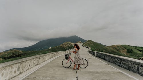 Gratis stockfoto met avontuur, fiets, heuvels