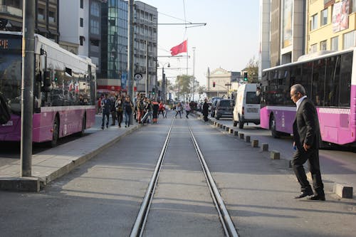 Free stock photo of arka sokak, bayrak, boş yol Stock Photo
