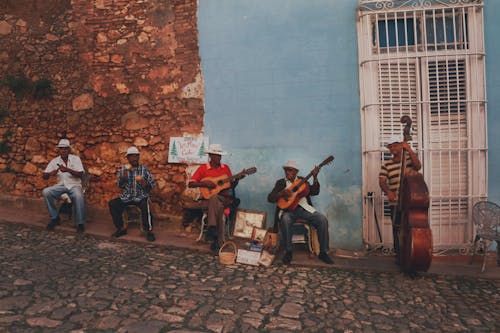 grup kurmak, icra etmek, müzik aletleri içeren Ücretsiz stok fotoğraf