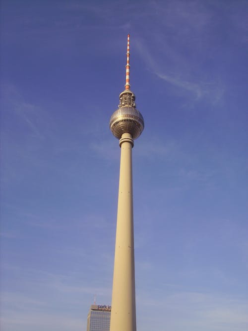 Kostenlos Weißer Nadelturm Stock-Foto