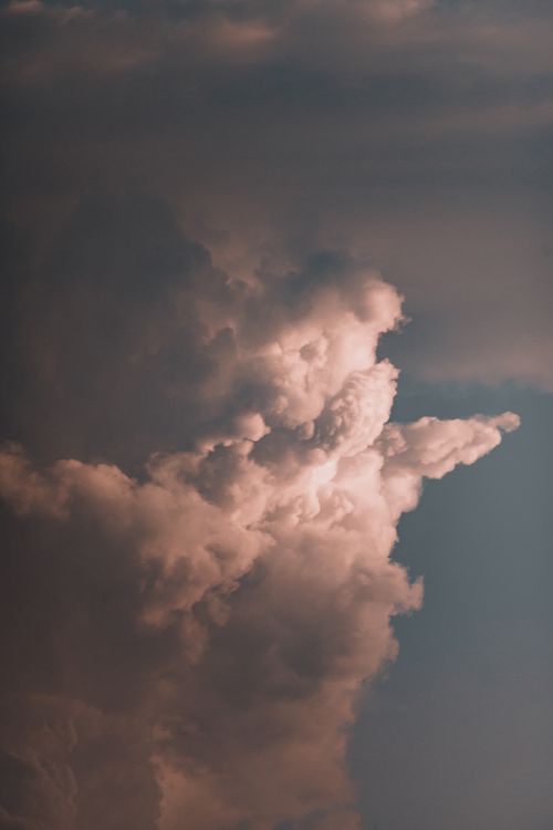 Free Breathtaking image of dramatic clouds at dusk in Guayaquil, Ecuador. Stock Photo