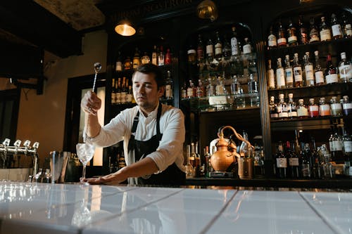 Základová fotografie zdarma na téma alkohol, bar, barman