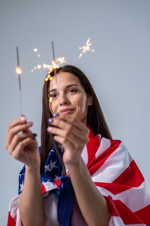 Gratis lagerfoto af amerika, amerikansk-flag, burning sparkler