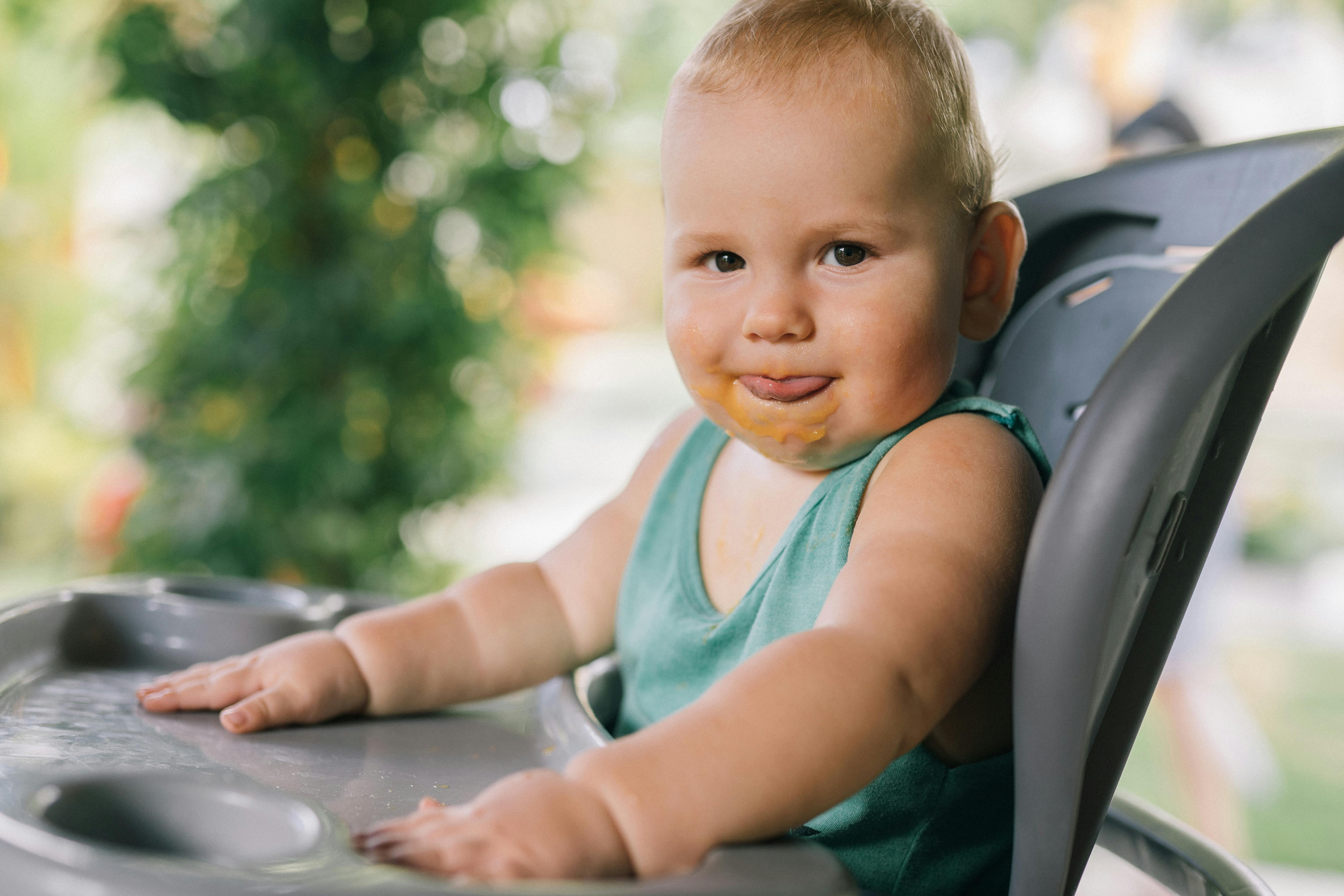 close up photo of toddler