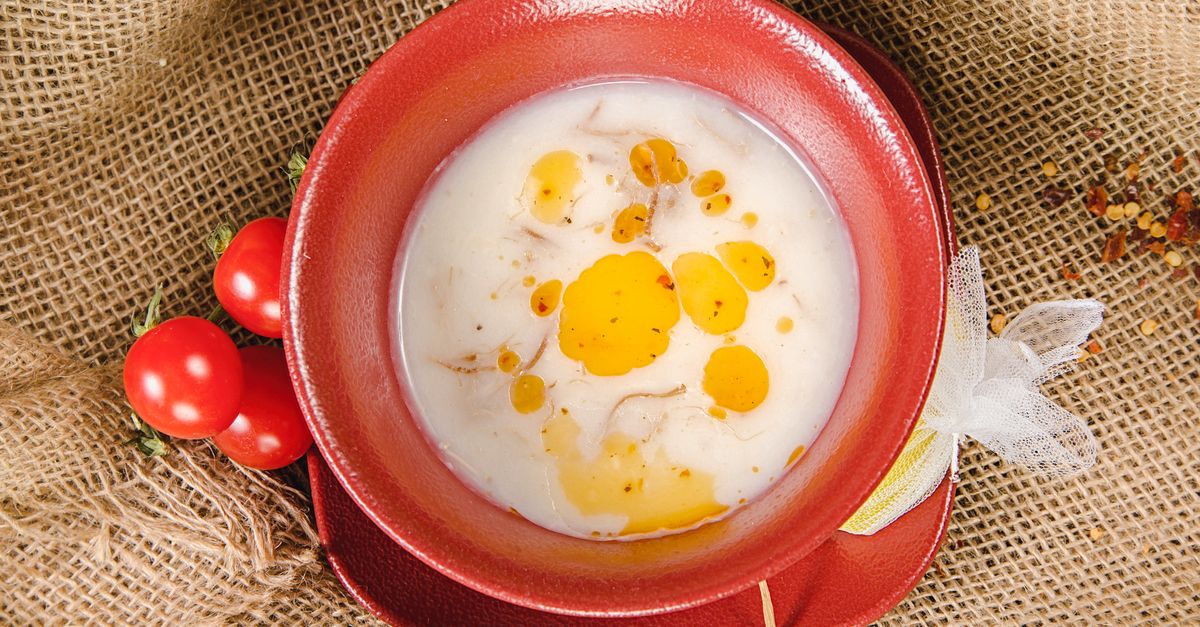 Crema de tomate y pimiento asado con almendras Crema de tomate y pimiento asado con almendras