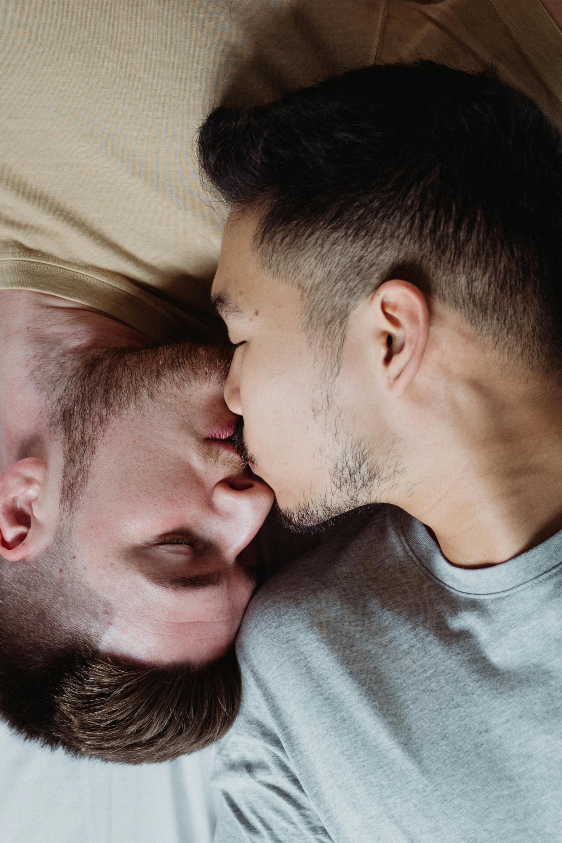 gay men kissing with tongue