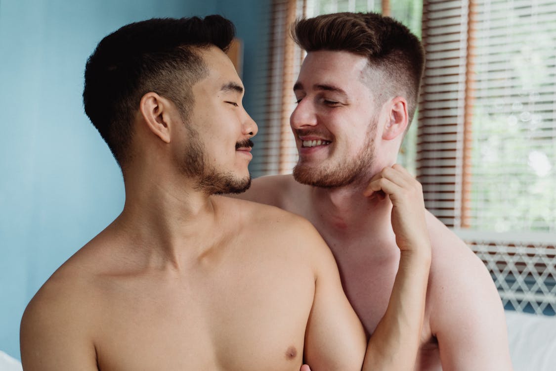 lgbt, 같은 섹스, 게이, 나체, 남성 성, 남자, 단란함, 로맨스, 로맨틱 커플, 미소, 미소 짓는, 사람, 사랑, 사랑에 빠진 부부, 상의 탈의, 서로를 바라보며, 성인, 섹시한, 애무, 애정, 인종 간 커플, 잘생긴, Lgbt, 같은 섹스, 게이, 나체, 남성 성, 남자, 단란함, 로맨스, 로맨틱 커플, 미소, 미소 짓는, 사람, 사랑, 사랑에 빠진 부부, 상의 탈의, 서로를 바라보며, 성인, 섹시한, 애무, 애정, 인종 간 커플, 잘생긴,