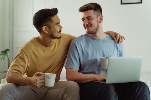 Ilmainen kuvapankkikuva tunnisteilla aasialainen mies, homo, hymyily