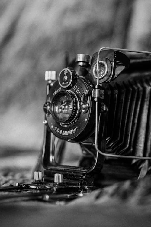 Câmera Vintage Preta E Prata