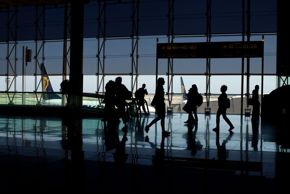 Canadian Low-Cost Airline to Review Baggage Sizers After CTV Investigation