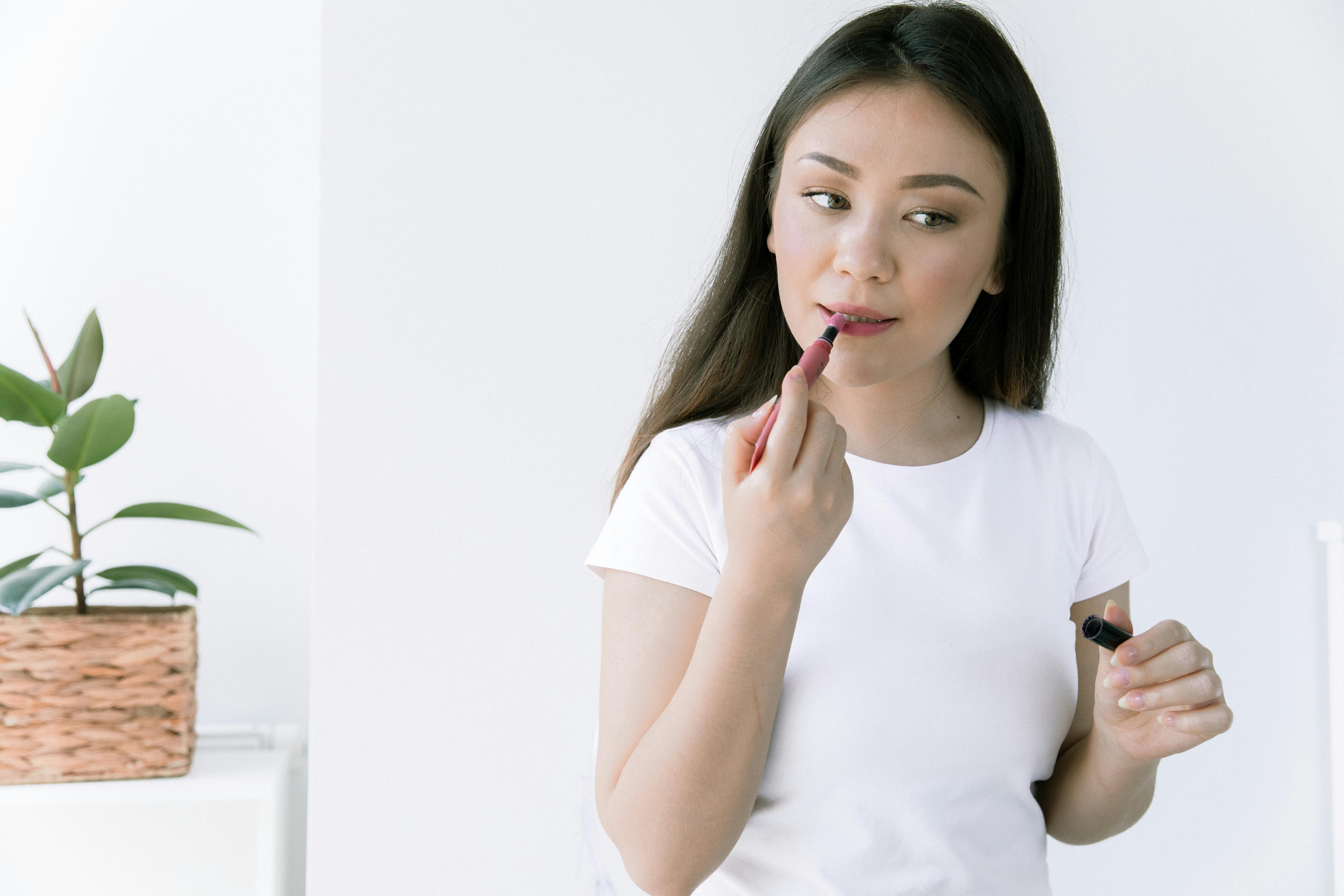 beauty tips — Photo by KATRIN  BOLOVTSOVA on Pexels