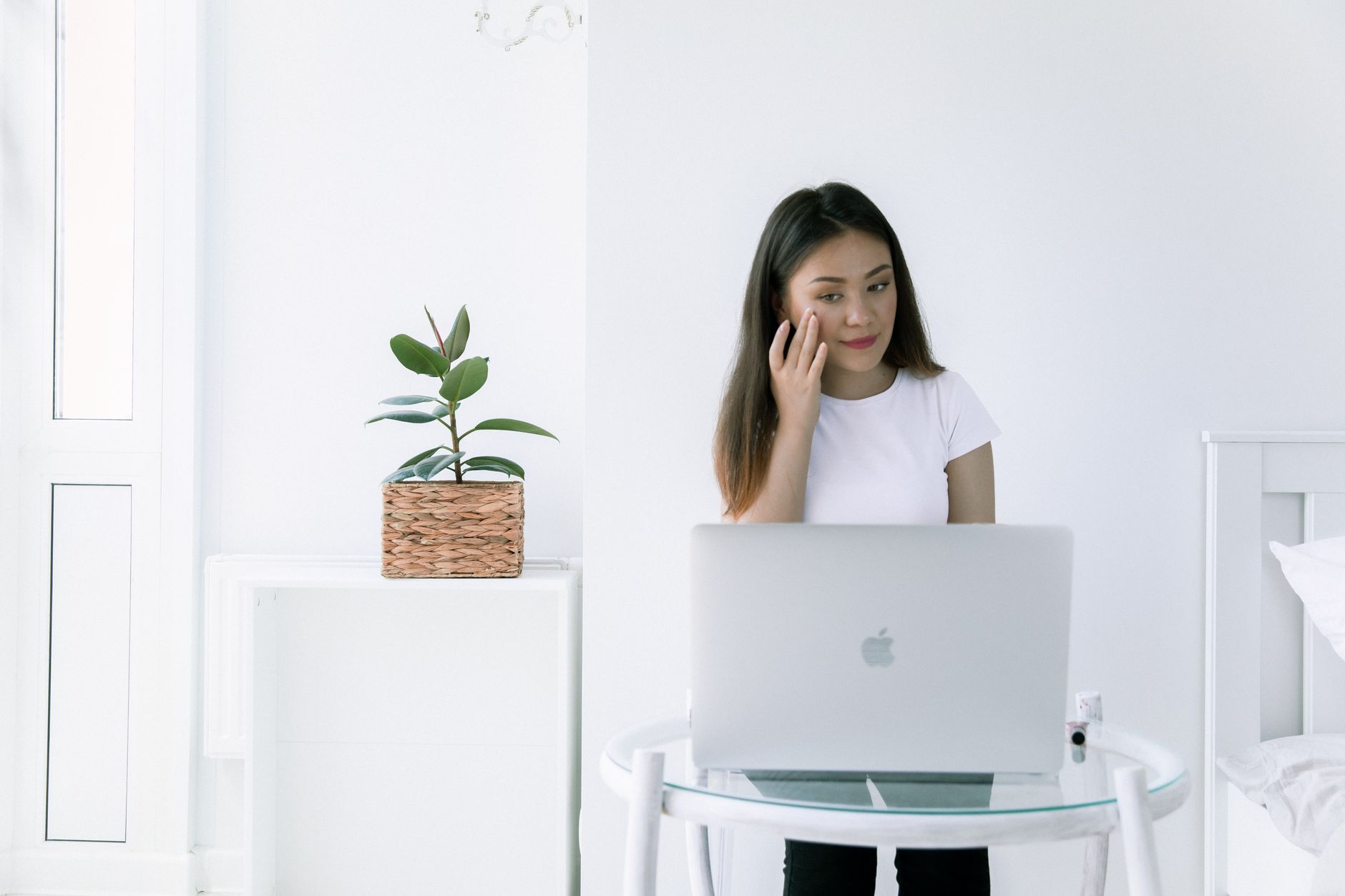 Nghi ngờ năng lực và sợ bị “lật tẩy” là những dấu hiệu thường gặp.