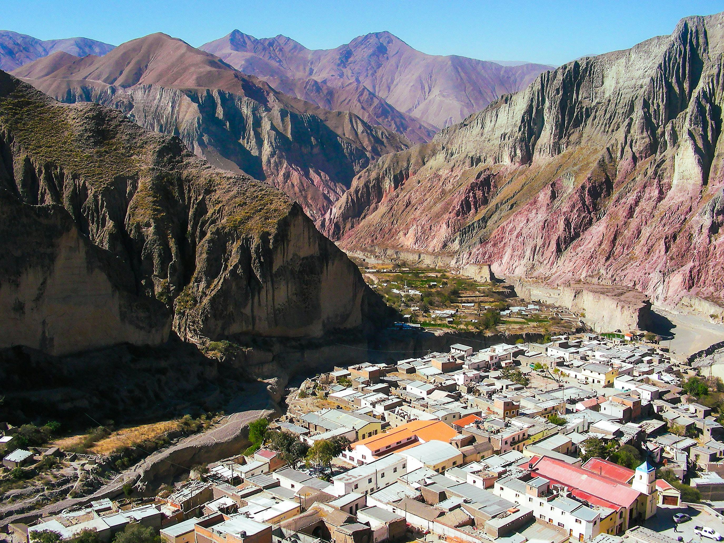 ¿Qué ofrece Humahuaca aparte de sus famosos miradores?