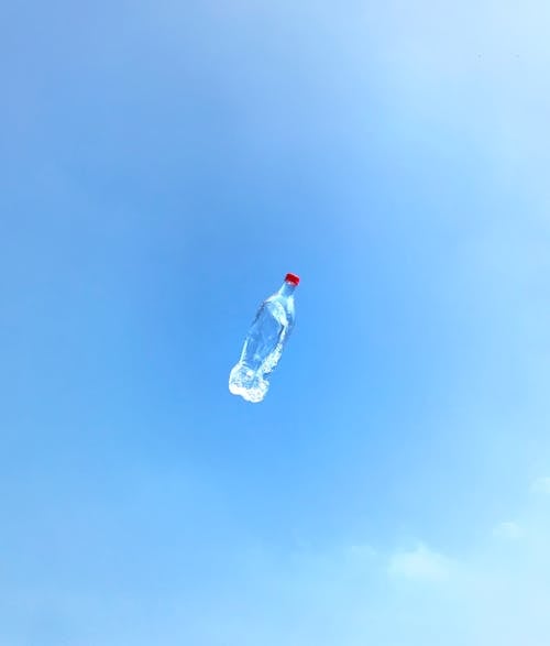 Foto profissional grátis de garrafa d'água, no ar, plástico
