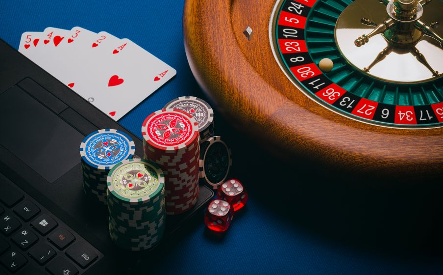 Online Casino: Spielautomaten und Live-Spiele im Überblick