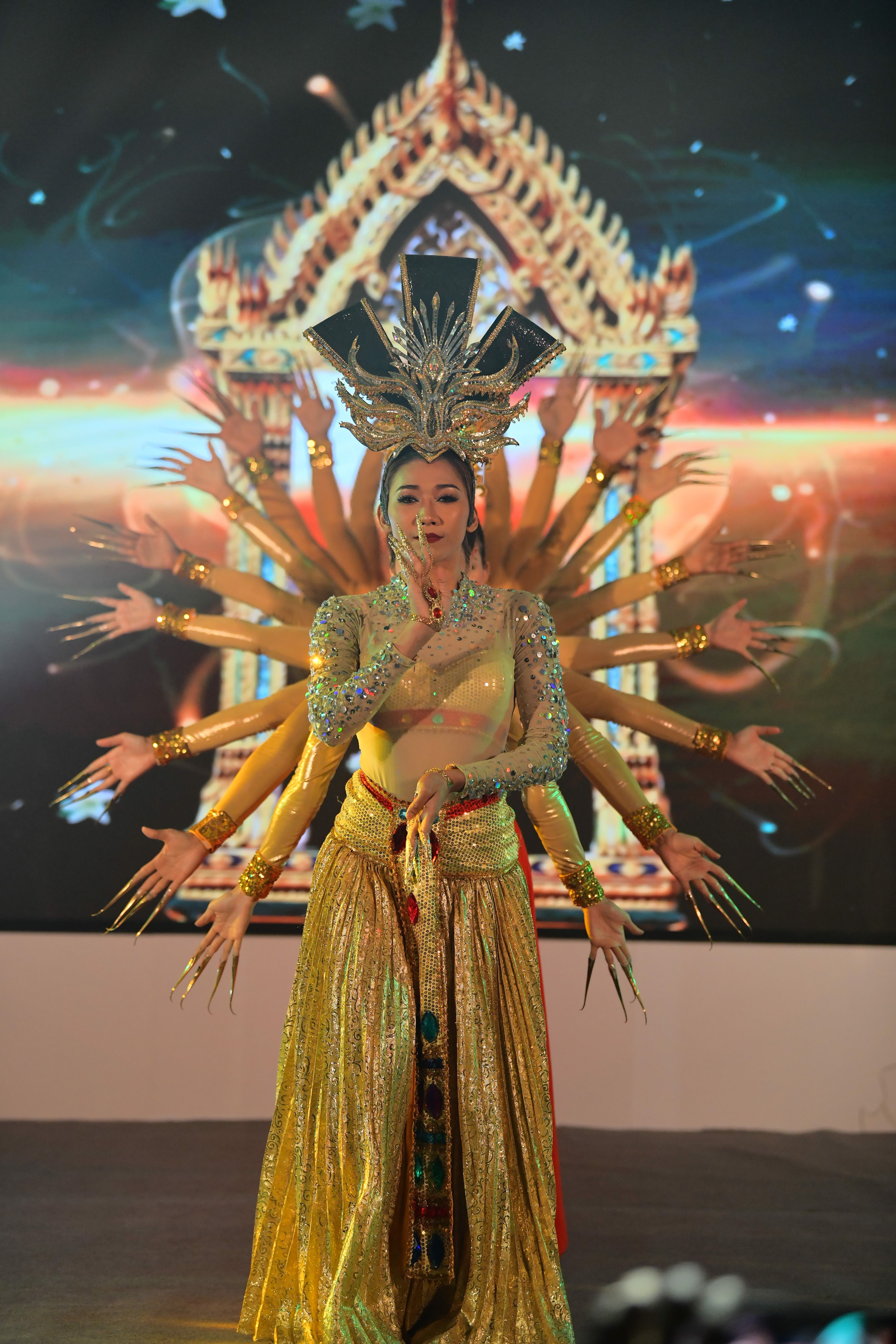 Alcazar Cabaret Show 5