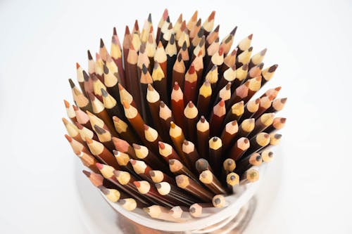 Gratis arkivbilde med brun farge, fargeblyanter, fargede blyanter