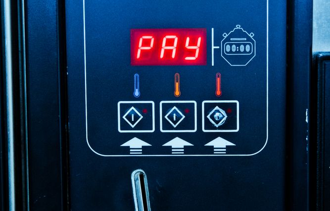 Online Casino: Spielautomaten und Live-Spiele im Überblick