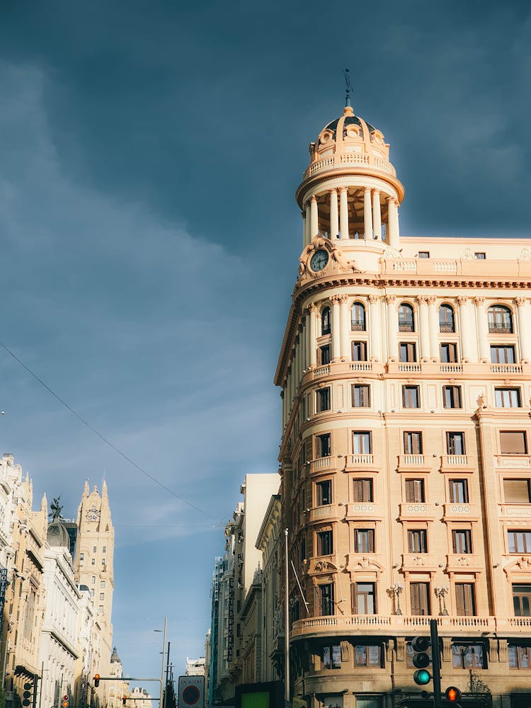 The Edificio La Adriatica, Madrid