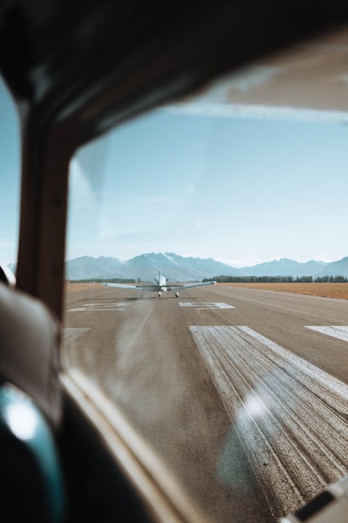 Free Airplane on the Runway Stock Photo