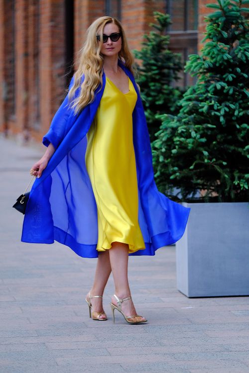 Yellow Heels Blue Dress With Yellow Shoes Baby Blue Shift Dress Lady In VioletLady In Violet Yellow Heels Blue Dress With Yellow Shoes Baby Blue Shift Dress Lady In VioletLady In Violet