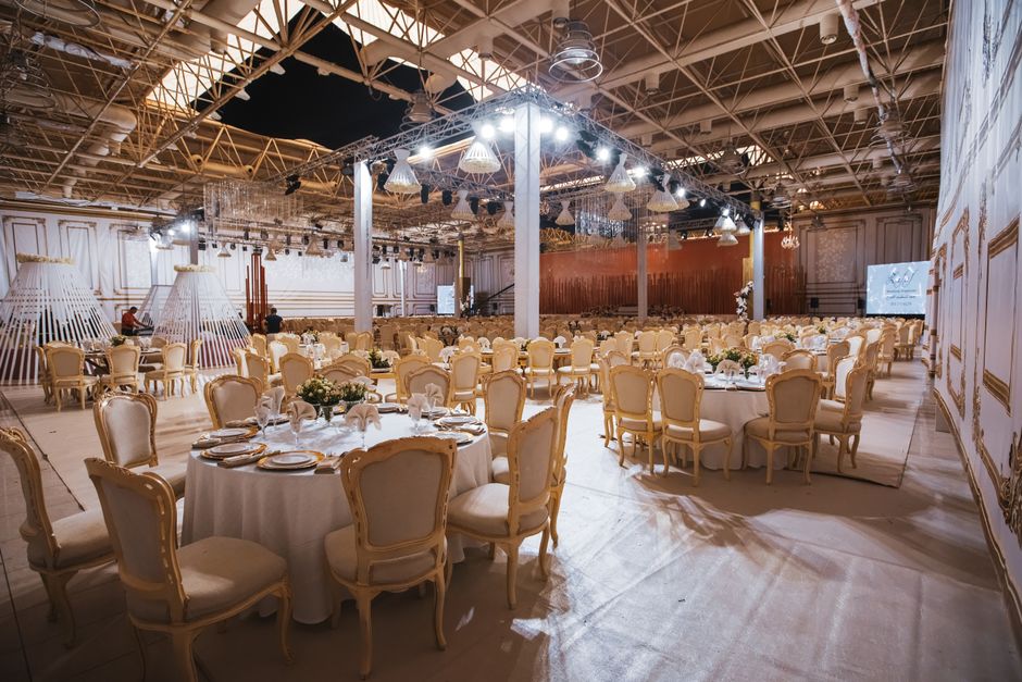 Elegantly set banquet tables and chairs for a Hamilton-Trenton event rental