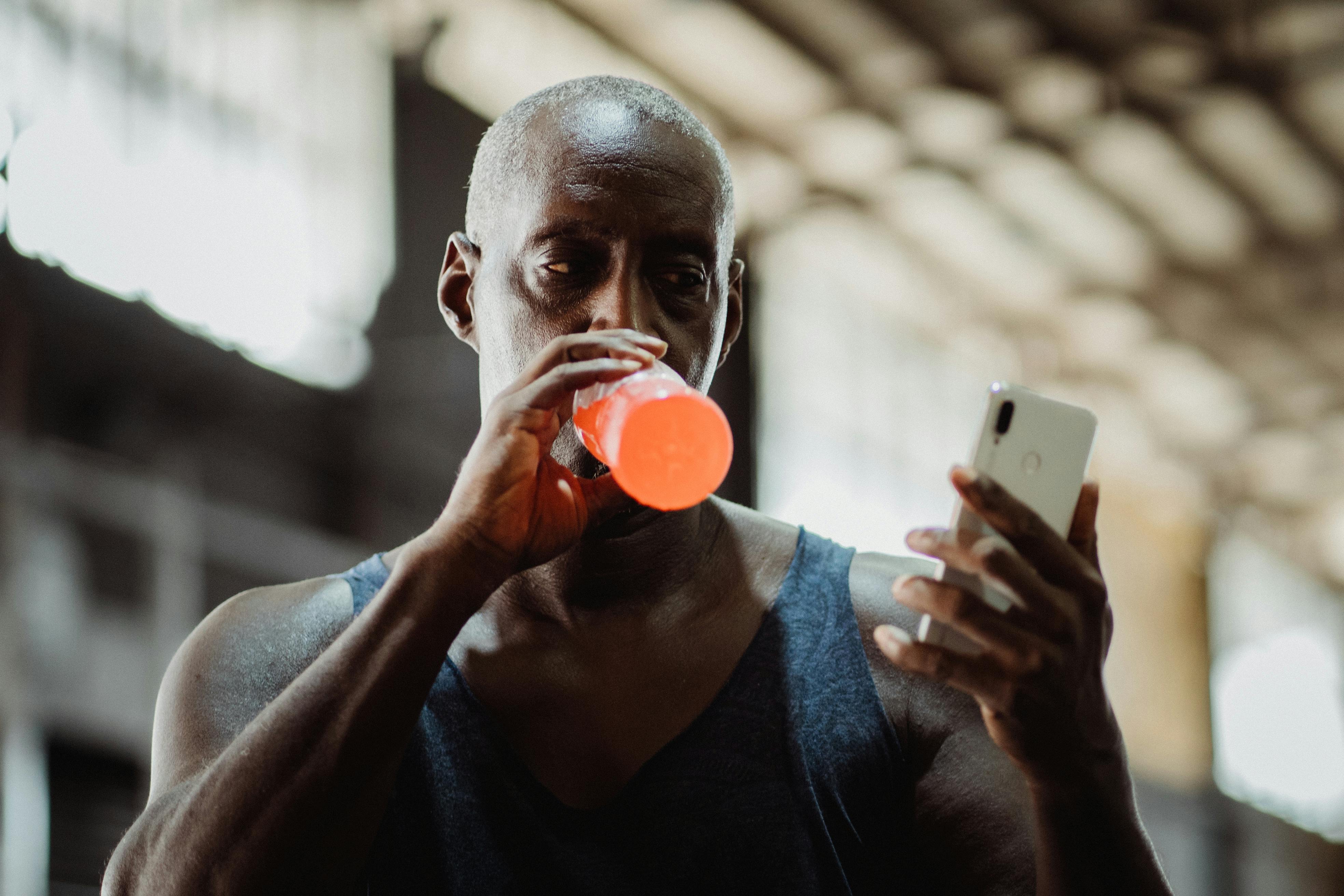 This nutrition and fitness app makes meal planning and workout tracking simple — Photo by Ketut Subiyanto on Pexels
