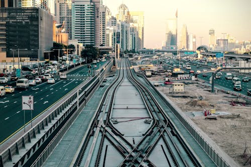 Ilmainen kuvapankkikuva tunnisteilla autot, Dubai, jäljet