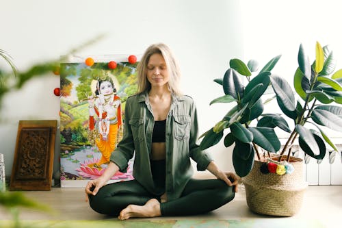 Fotos de stock gratuitas de bienestar, meditación, mujer