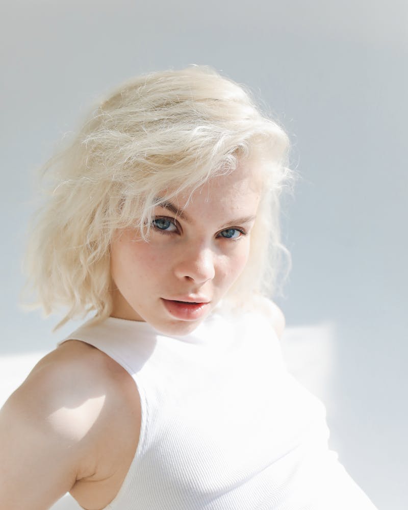 Platinum Blonde hair color trend 2026