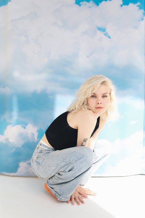 Kostenloses Stock Foto zu aussehen, blond, denim jeans