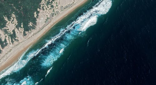 Free Aerial Photography of a Beautiful Shoreline Stock Photo