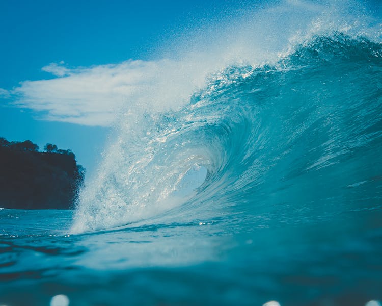 Cristal Wave On The Sea