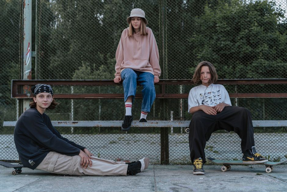 34. Perbedaan Gaya Streetwear dan Casual untuk Remaja 34. Perbedaan Gaya Streetwear dan Casual untuk Remaja
