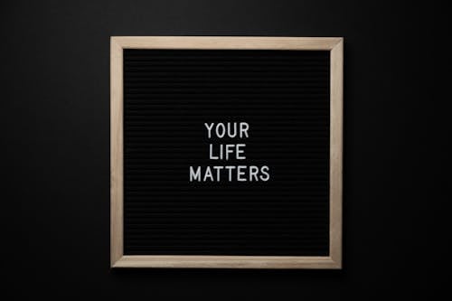 Tableau Noir Avec Inscription Your Life Matters Sur Fond Noir