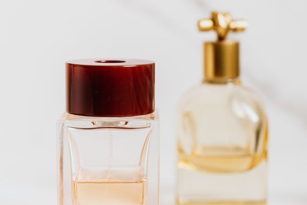عطر زنانه ۱۰۰ میل