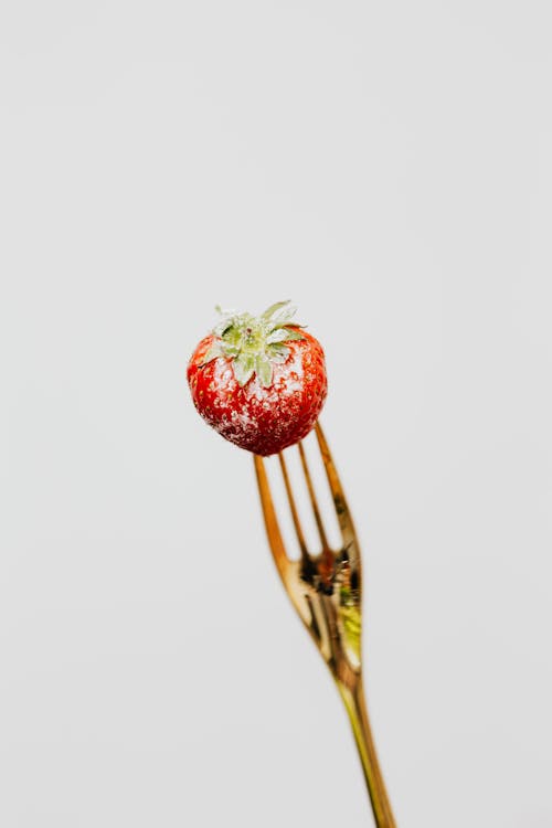 Kostenloses Stock Foto zu erdbeere, frucht, gabel