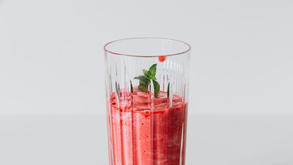 Recettes de smoothies anti-inflammatoires pour lété 2026