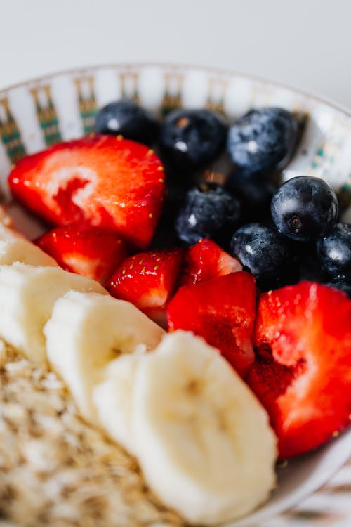 Gratis stockfoto met aardbeien, bananen, blauwe bessen