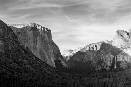 Majestic mountains on vast forested valley