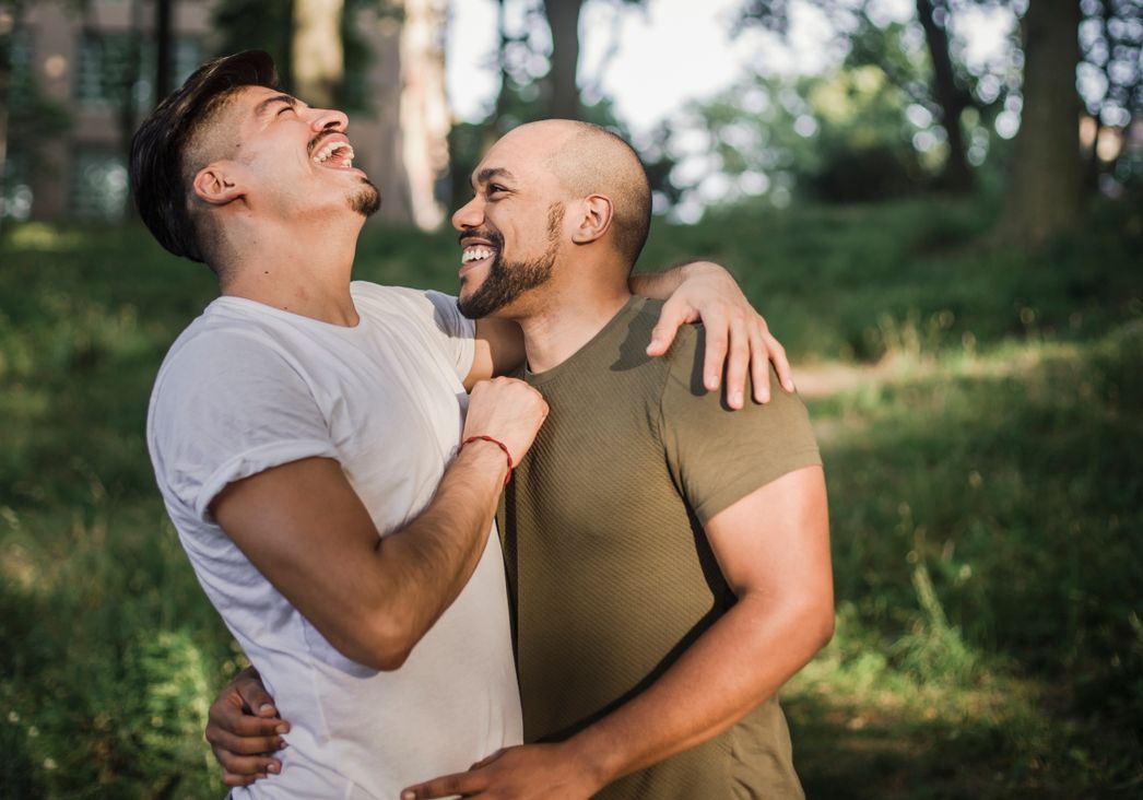 Online dating: starting a conversation on a niche platform