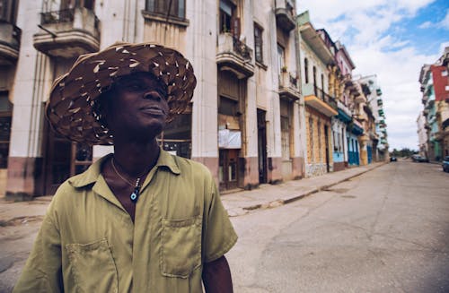 アスファルト, おとこ, キューバの無料の写真素材