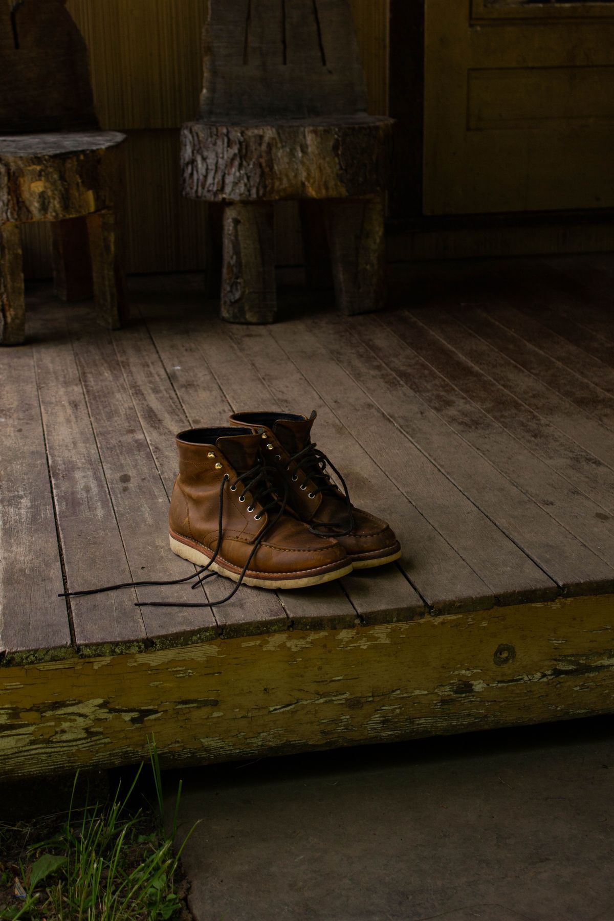 Par de botas marrons