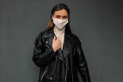 Immagine gratuita di donna, giacca di pelle nera, in posa